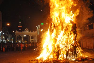 MYLAPORE TIMES - Karthigai deepam at Sri Kapali Temple