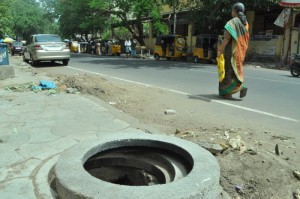 Drainage Not closed  at venkatesha agragaram ,sri kapaleeswarar kalyana mandapam opp- pic on 21-6-13