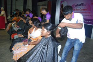 MGR-Janaki-College-girls-donate-their-hair