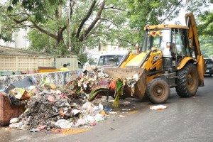 Clearing garbage, Kamarajar salai