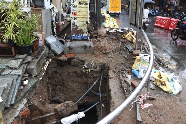MYLAPORE TIMES - Dug up section of Venkatesa Agraharam Street poses danger