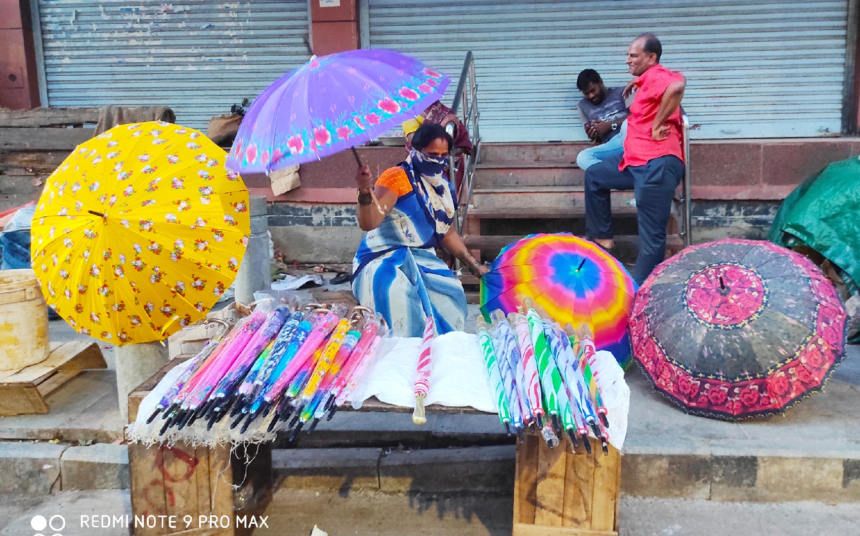 Who on sale sells umbrellas