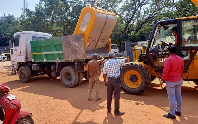 Finally, pre-fab hawker bunks stocked at Mandavelipakkam playground