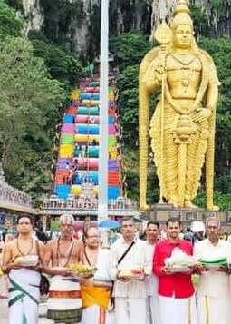 Kapali Temple prasadam 赠送给马来西亚的 Pathumalai Murugan – MYLAPORE TIMES –