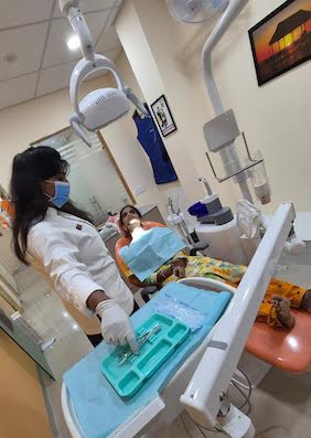 Guaranteed No Stress tooth implants in Dwarka
